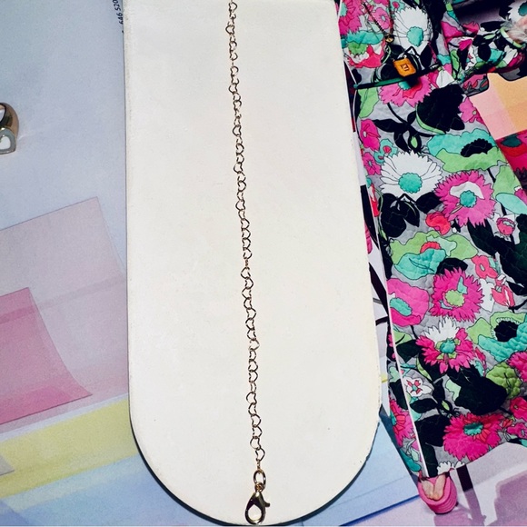 BRACELET Outlined Heart Pattern Gold Colored - Picture 2 of 3